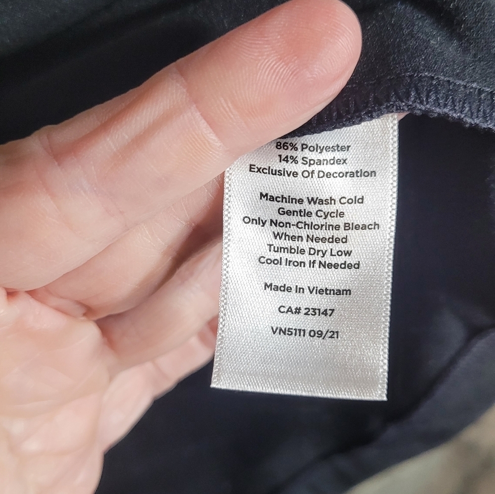 T By Talbots UPF 50+ Long Sleeve Zip Up Light Mockneck Jacket Black New - Picture 3 of 9